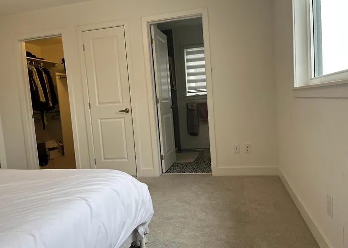 Ottawa airport guesthouse