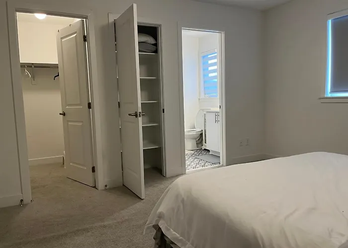 Ottawa airport guesthouse